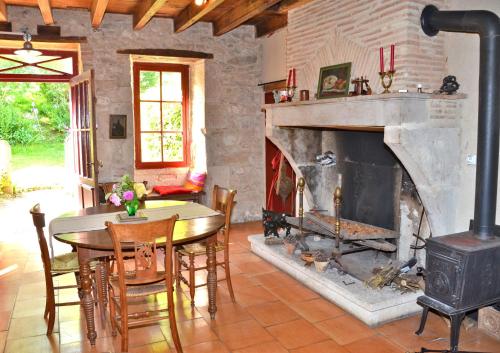 La Cigogne chambre d'hôte Esclottes