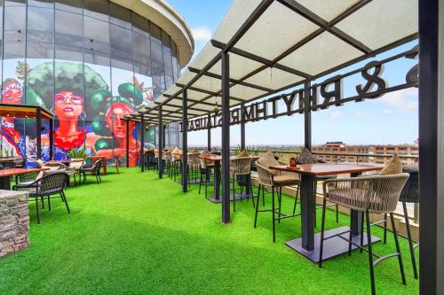 Restaurant, Azure Airport Hotel & Convention Center in Athi River