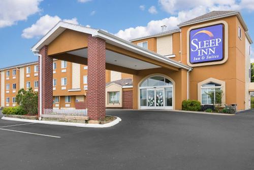. Sleep Inn & Suites Niantic North