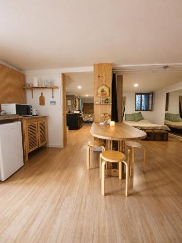 Joïa -Patio Grand Studio 38 m carré au cœur de Marseillan