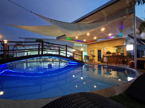 Restoranas, 3 BEDROOM HOME - MAPLE LEAF MODEL HOUSE at THE ENCLAVE ESTATES in Iba