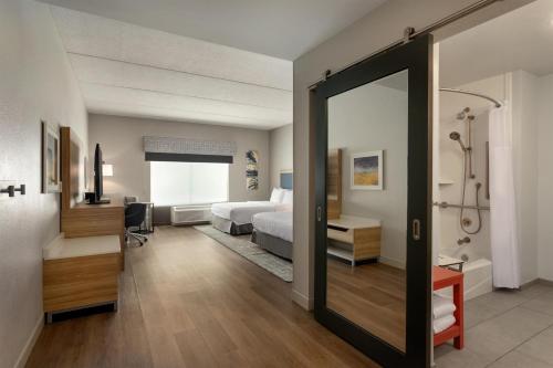 2 queen beds