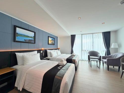 ห้องดีลักซ์สำหรับครอบครัว (Deluxe Family Room)
