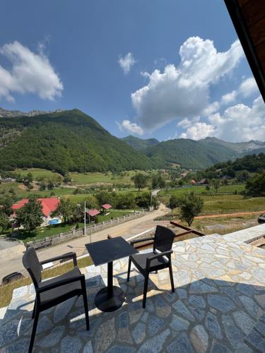 Rõdu/terrass, Vilat Lepushe in Lëpushë