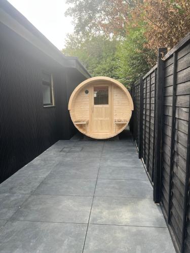 Luxury and modern living with sauna and hot tub in Woodingdean