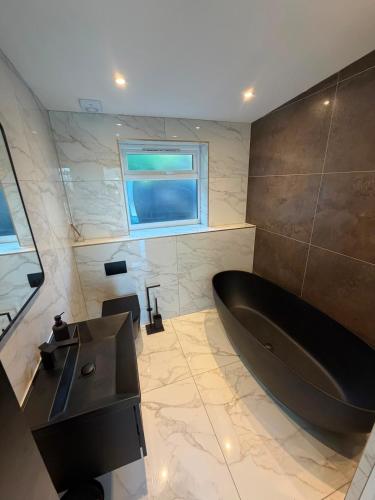 Luxury and modern living with sauna and hot tub in Woodingdean