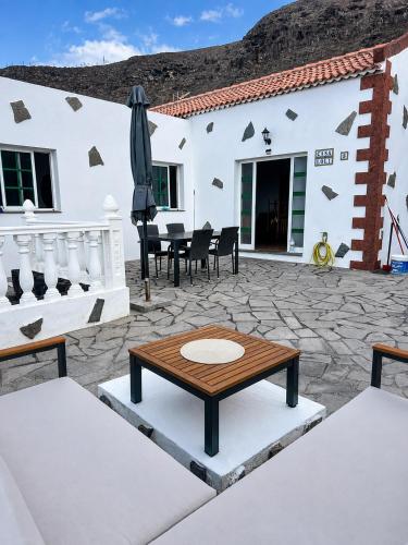 Casa Loli - Cozy Home in Tamaduste, 5 Min to Beach in Valverde