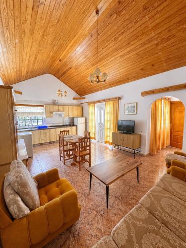 Casa Loli - Cozy Home in Tamaduste, 5 Min to Beach in Valverde