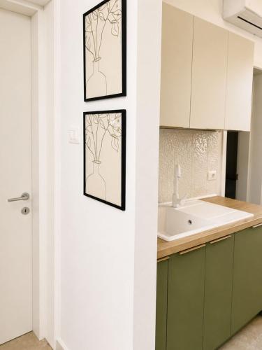Drymades Beach Apartment - image 3