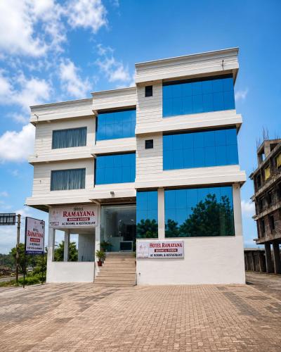Viesnīcas āriene, Hotel Ramayana in Ellora