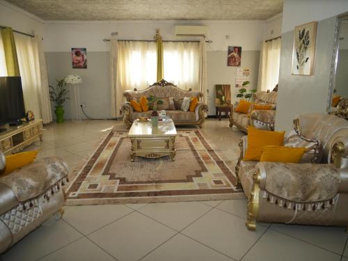 All Tribes Pumula Guest House in ฮวางเก