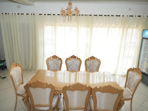 All Tribes Pumula Guest House in ฮวางเก
