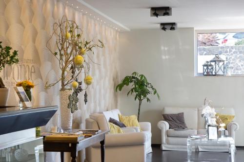 Фойє, Hotel Marad in Торре дель Греко