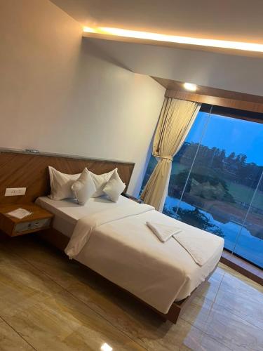 GRAND VIEW Inn in Puthanathani