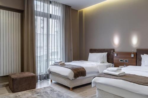 Lovely 2 Bed Home in Downtown - image 2