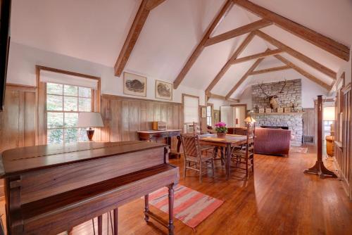 Saddle Up! Belleview Farm Stay w/ Pool & Stables in Caledonia