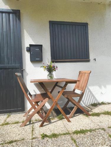 Relax in the charming little apartment on the ground floor in Tonezza Del Cimone