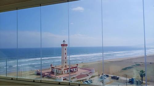 Depto. frente a la playa con hermosa vista al mar y faro La Serena