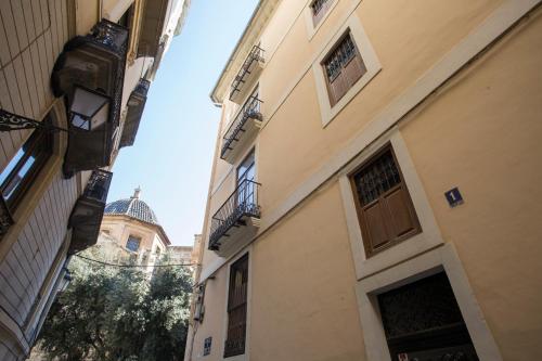 El Micalet Apartments - image 9