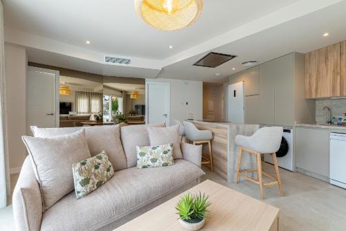 797 HOLIDAY RENTALS - Lujoso piso con piscina privada - image 3