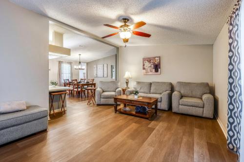 Yard & Screened Porch! Villages Escape in Lady Lake (FL)