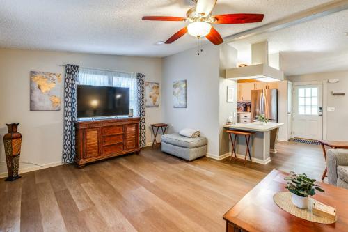 Yard & Screened Porch! Villages Escape in Lady Lake (FL)