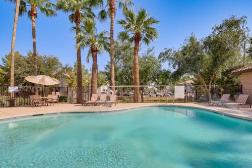 Relax Poolside, Explore South Mtn! Extended Escape in South Mountain Village