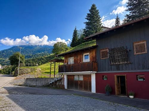 Cozy Alpine Studio in a Traditional Farmhouse in Тризенберг