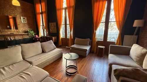 Grand Residence - 8 Bedrooms - Guests 18