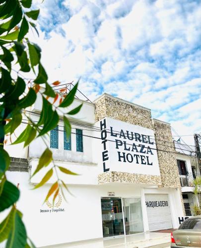 Hotel Laurel Plaza