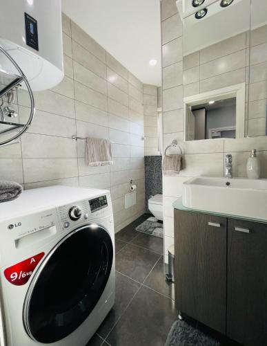 Luxury Apt 1 - image 5