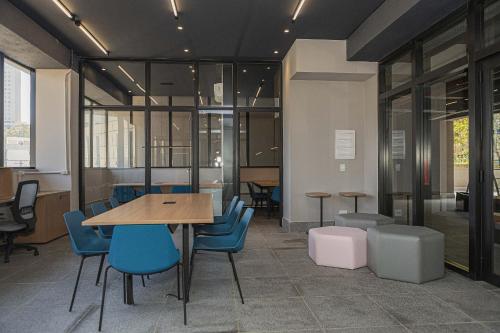 Housi Delphos - Duplex no Buritis in Oeste