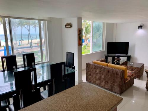 Limsor Beach Frente al mar