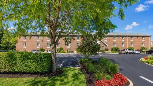 Vista exterior, Crossland Economy Studios St. Louis – Airport Chapel in Hazelwood