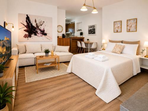 Cloud9 Airport Suites