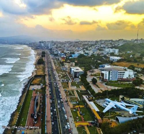 3BHK-AC-201 for 4-6pax RKbeach Novotel Hotel Road - image 2