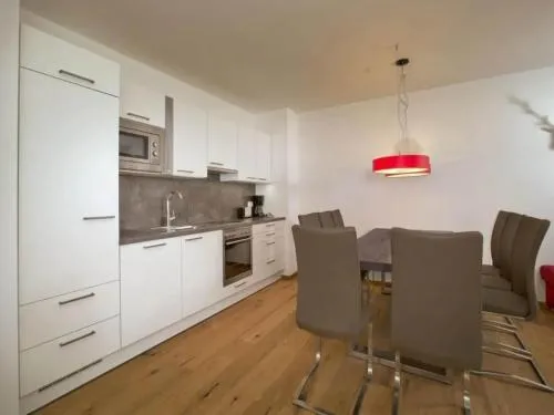 Stylish Neukirchen Home for 8 Guests in Neukirchen am Großvenediger, Österreich