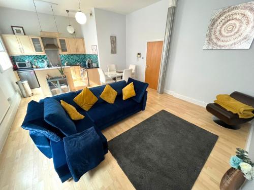 Charming 2 Bedroom Nottingham City Apartment - image 5