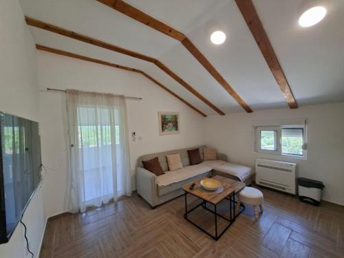 Apartmani suvodoli in Rvaši