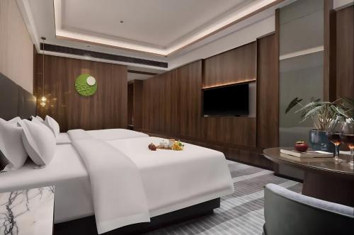 Changsha Kangnian Sega Hotel Wanjiali Shopping Mall Prime Location Near Subway Exit 1 Excellent Buffet Breakfast Smart Choice for Business Travelers and Tourists in Lively Downtown Area - image 3