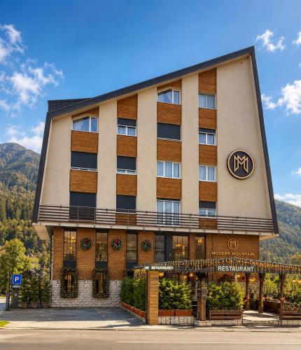 Modern Mountain Mystic Kolasin