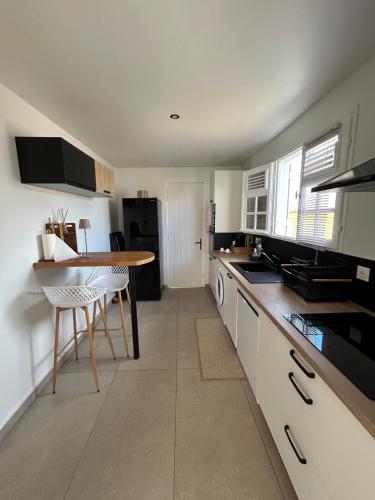Kitchen, Villa Lumina - Private pool & quiet in Lamentin