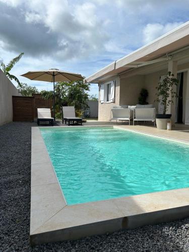 Swimming pool, Villa Lumina - Private pool & quiet in Lamentin