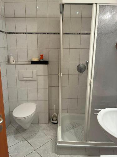 Zuhanyzó, Maxi 1 - City Apartment in Neustadt an der Weinstraße