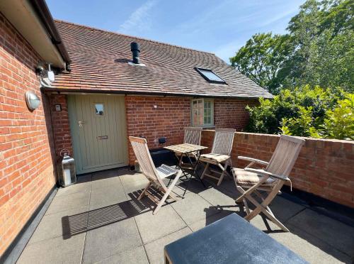 Luxury Hayloft Retreat Near Stratford-upon-Avon in Wootton Wawen