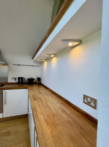 Luxury Hayloft Retreat Near Stratford-upon-Avon in Wootton Wawen