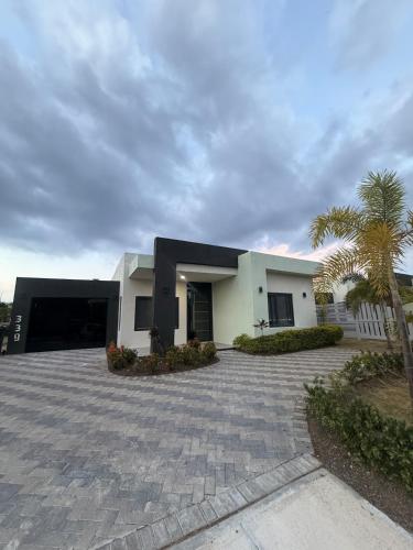 Gems Paradise in Plantation Village