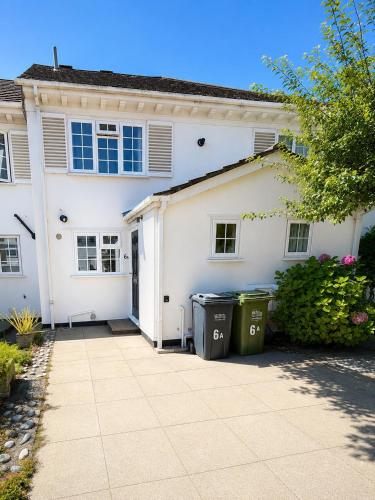 Sunshine Coast House - 2 bedroom luxury house in town centre