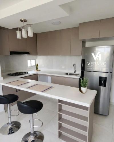 Apartamento familiar para 6 personas, piscina, hamaca, BBQ