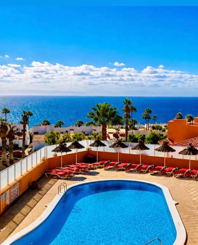 LA PAZ. Lovely apartment overlooking the golf and sea